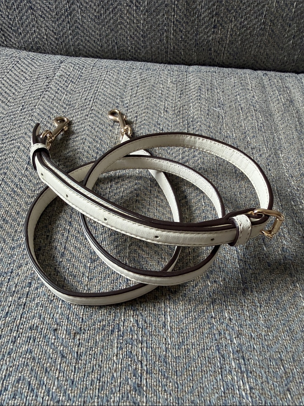 Coach White/Ivory Leather Replacement Strap with Gold Hardware - Picture 3 of 16